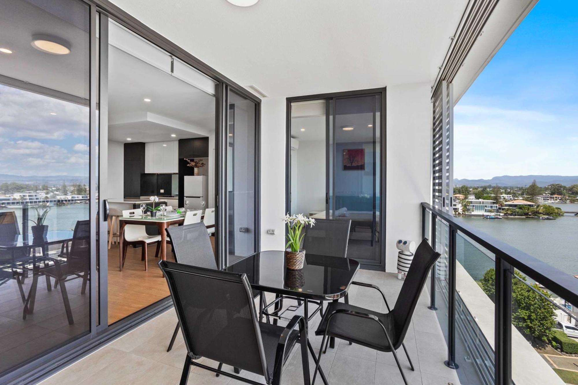 Peninsular Gold Coast Aparthotel ภายนอก รูปภาพ